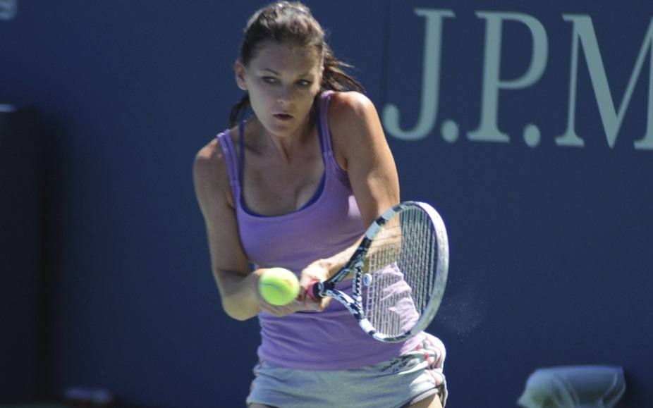Radwanska_Crop_01