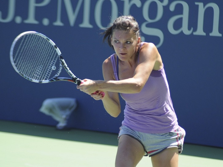Radwanska_Crop_01_0
