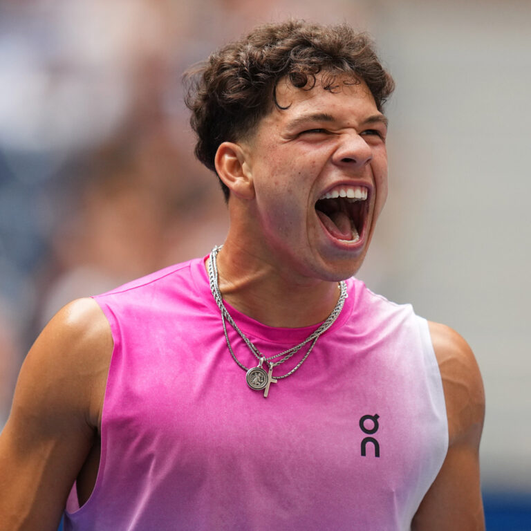 Shelton Defeats Fritz In All-American Final To Win Dallas Title